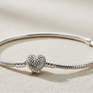 Elegant Silver Heart Bracelet
